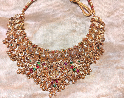 Engrossing antique heavy Choker lakshmi peacock