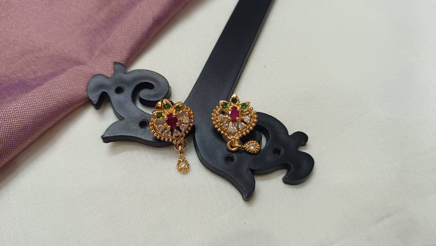 Spear drops stud earrings