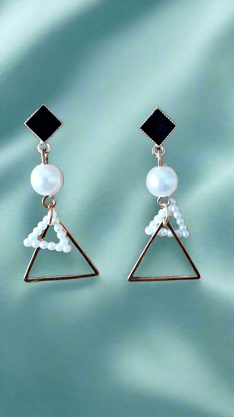 trendy earrings women girls korean western stylish fancy light weight shiny cubic zirconia diamond pearl alloy drops danglers hoop earring Korean fashion earrings and dangler
K-style jewelry
Minimalist trendy statement earrings
Chic jewelry
Elegant drop earrings
Pearl dangler earrings
Geometric Delicate earrings
Crystal drop earrings
Trendy Korean earrings
Aesthetic earrings
Cute Korean earrings
Y2K earrings
K-pop inspired earrings
Modern chic jewelry
Luxury fashion earrings
Office wear earrings
Minimalist 