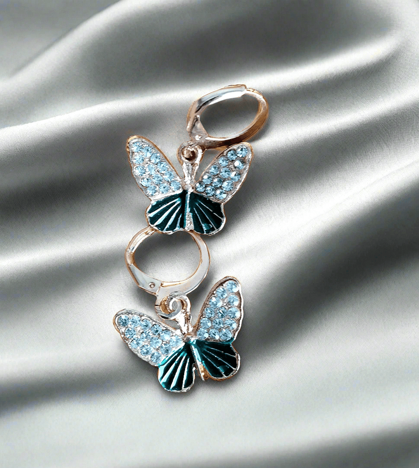 gold plated AD butterfly earrings hoop dangler
Enamel Butterfly Charms Handmade Insect Earrings
Girls college party

