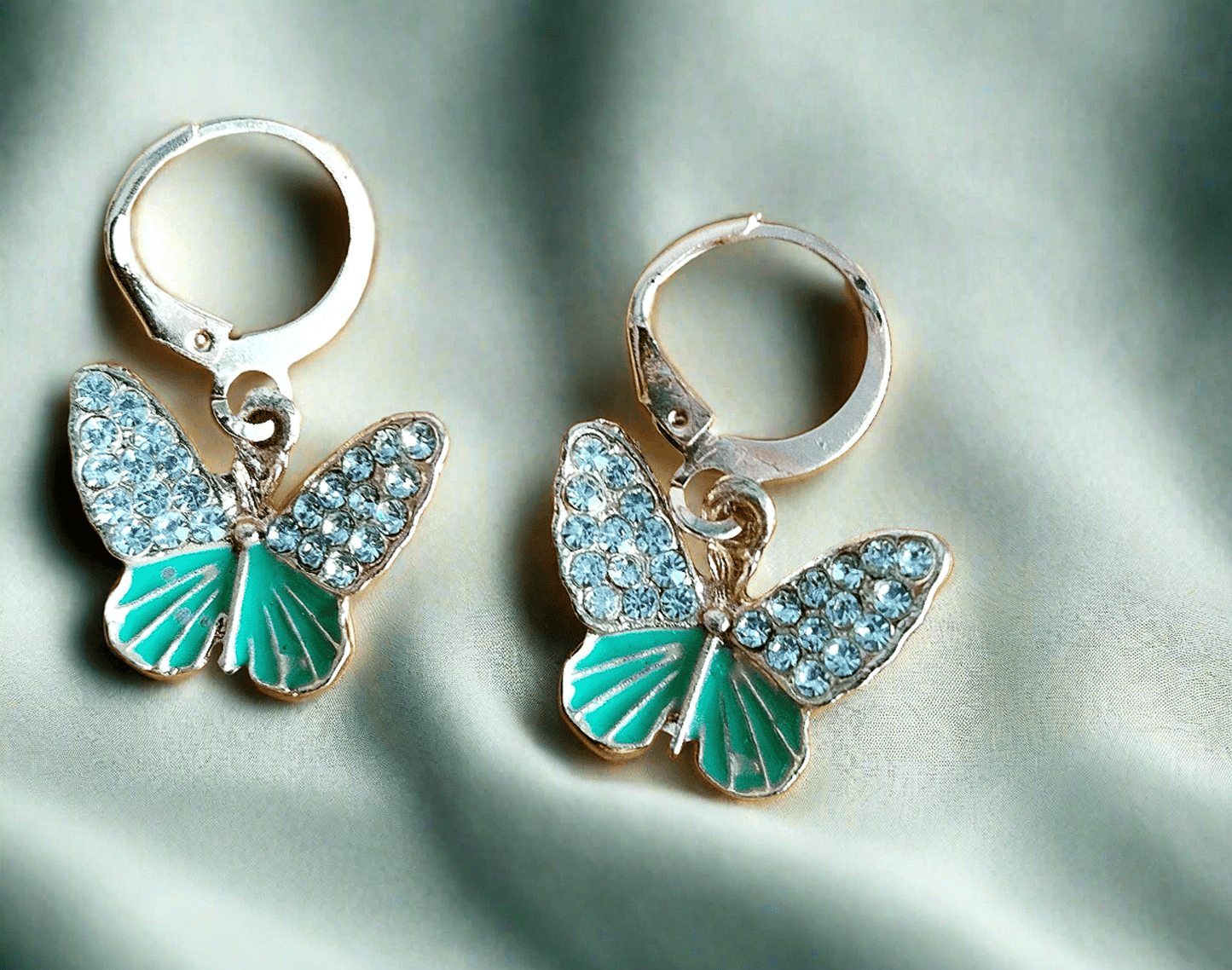 gold plated AD stonebutterfly earrings hoop dangler
Enamel Butterfly Charms Handmade Insect Earrings
Girls college party
