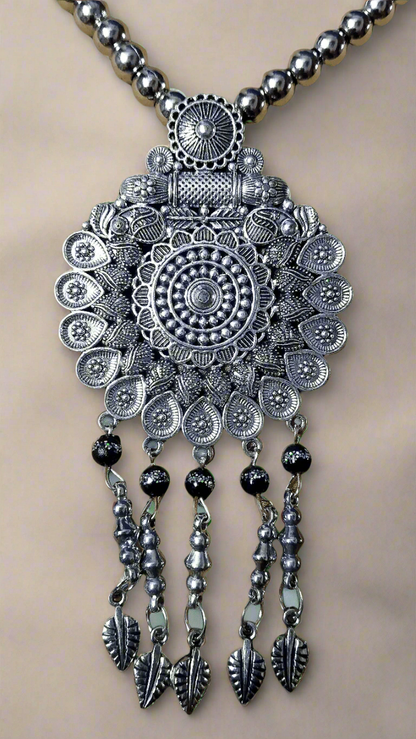 best quality oxidised jewellery necklace chain white pearl casual college evening fun
oxidised jewellery long Bohemian necklace .Light weight Stunning Women's Silver Oxidised Necklace