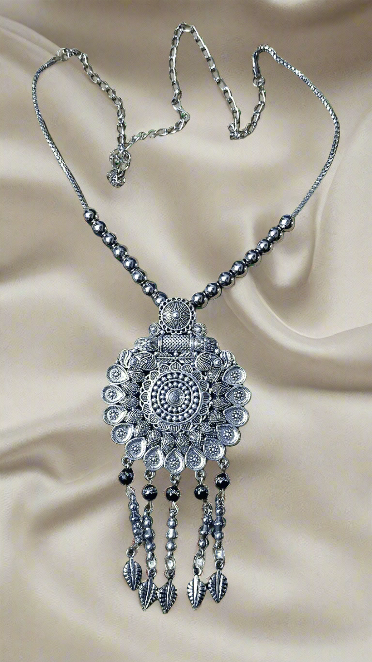 best quality oxidised jewellery necklace chain white pearl casual college evening fun
oxidised jewellery long Bohemian necklace .Light weight Stunning Women's Silver Oxidised Necklace
Lightweight Silver Pendant Necklace Handcrafted Minimalist