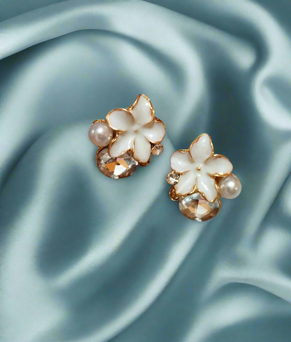 Trendy light weight shiny earring with korean western stylish danglers-BELK007g-white-rosegold-PunnagaiDJ